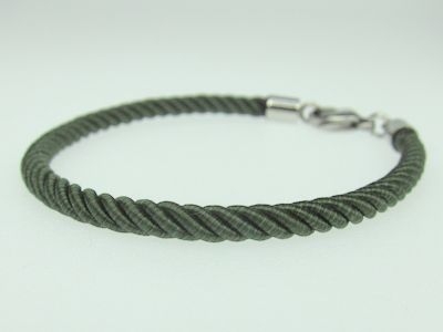 Armband aus 4mm Seidenkordel - tannengrün